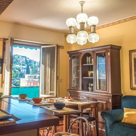 Mari E Monti In Centro * Rapallo