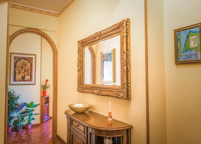 [mari E Monti] In Centro Appartamento Rapallo